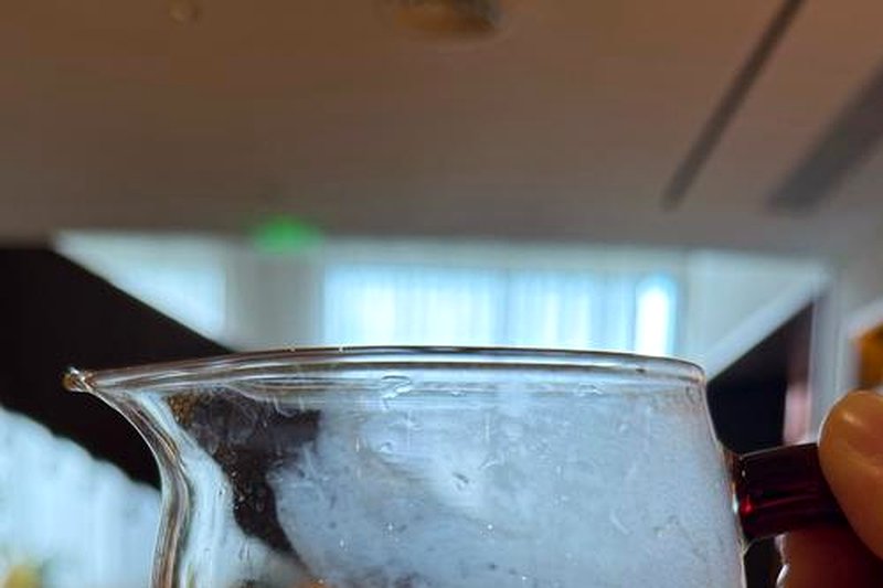 办公室喝黑茶的简便方法：没有茶具怎么享受一杯好茶？-1