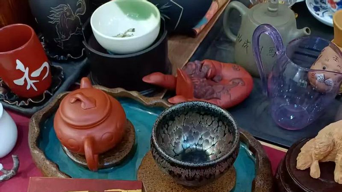 安化黑茶的色泽之谜：为什么茶汤是橙红色？