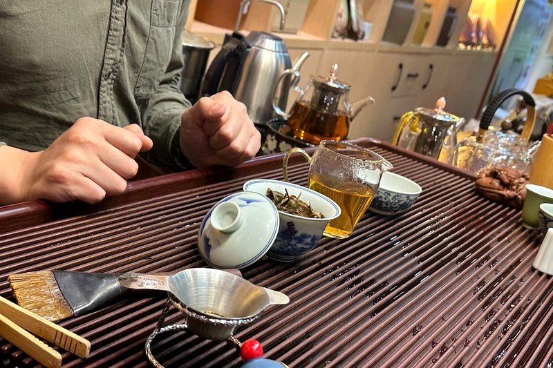办公室喝黑茶的简便方法：没有茶具怎么享受一杯好茶？-2