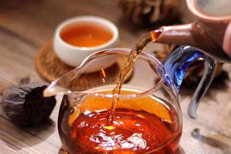 玻璃公道杯看黑茶汤色：什么颜色才是最佳状态？-1