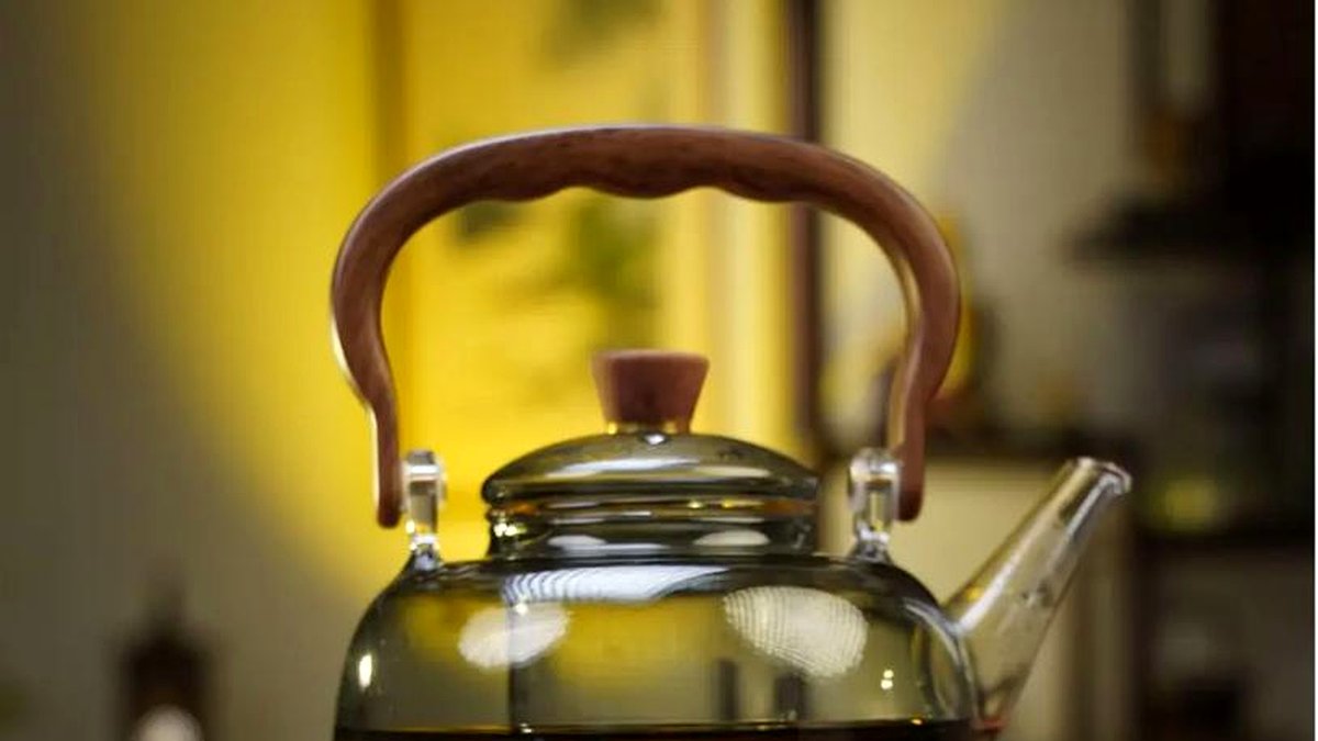 用电陶炉还是明火煮黑茶？两种方式的效果对比