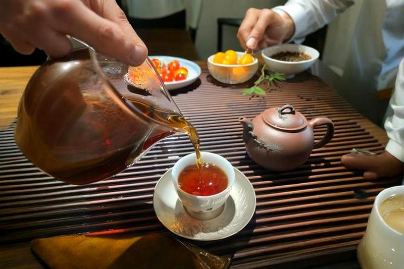 黑茶适合什么时候喝?饭前饭后有讲究吗?-1